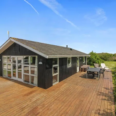 Sande - 450m From The Sea By Interhome